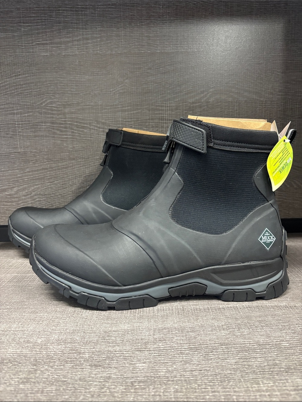 Men's Muck Apex Mid Zip Boots (Black) - Size 14